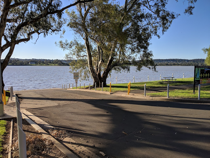 Apex Park Boat Ramp, Lake Albert Wagga Wagga